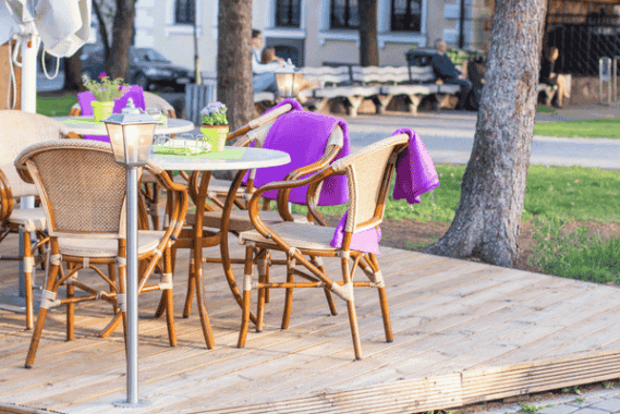 How to Choose Between Timber, Aluminium, and Steel for Commercial Outdoor Furniture